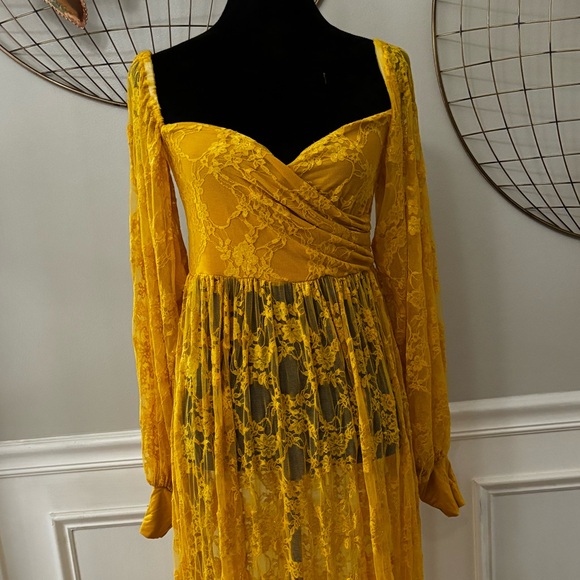 Elegant Stretchy Soft Lace Long Sleeve Maternity Photography Dress - Picture 2 of 12